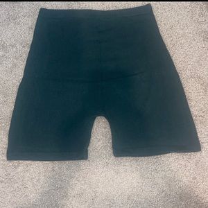 Brandy Melville griffin shorts